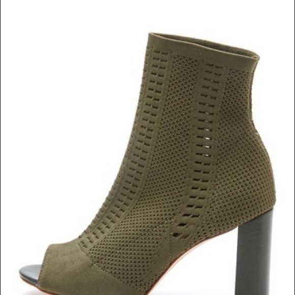 Can’t Stop Open Toe Shoe by Matisse - Picture 3 of 5